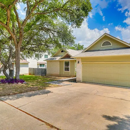Lovely Austin Home With Deck And Greenbelt Access!